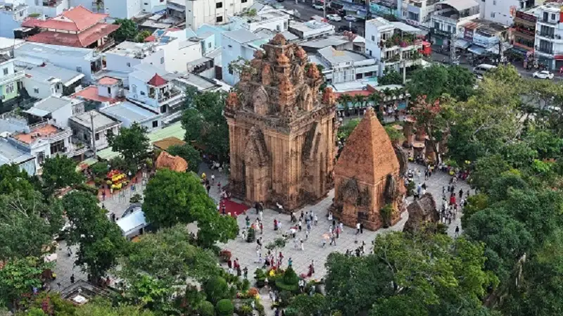 Tháp Bà Pô Nagar Nha Trang ttrong dịp Tết Bính Ngọ 2026