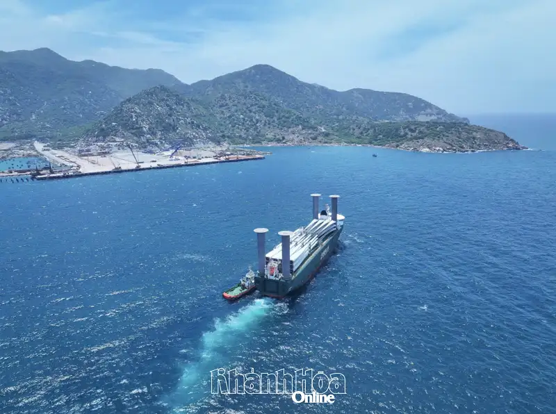 Tổ hợp công nghiệp và năng lượng Cà Ná chuyển mình