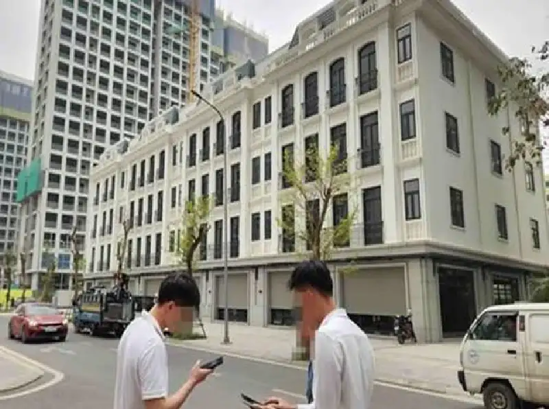 Môi giới bất động sản trước "gọng kìm" thuế và pháp lý: Đã đến lúc cần một hệ điều hành thực thụ